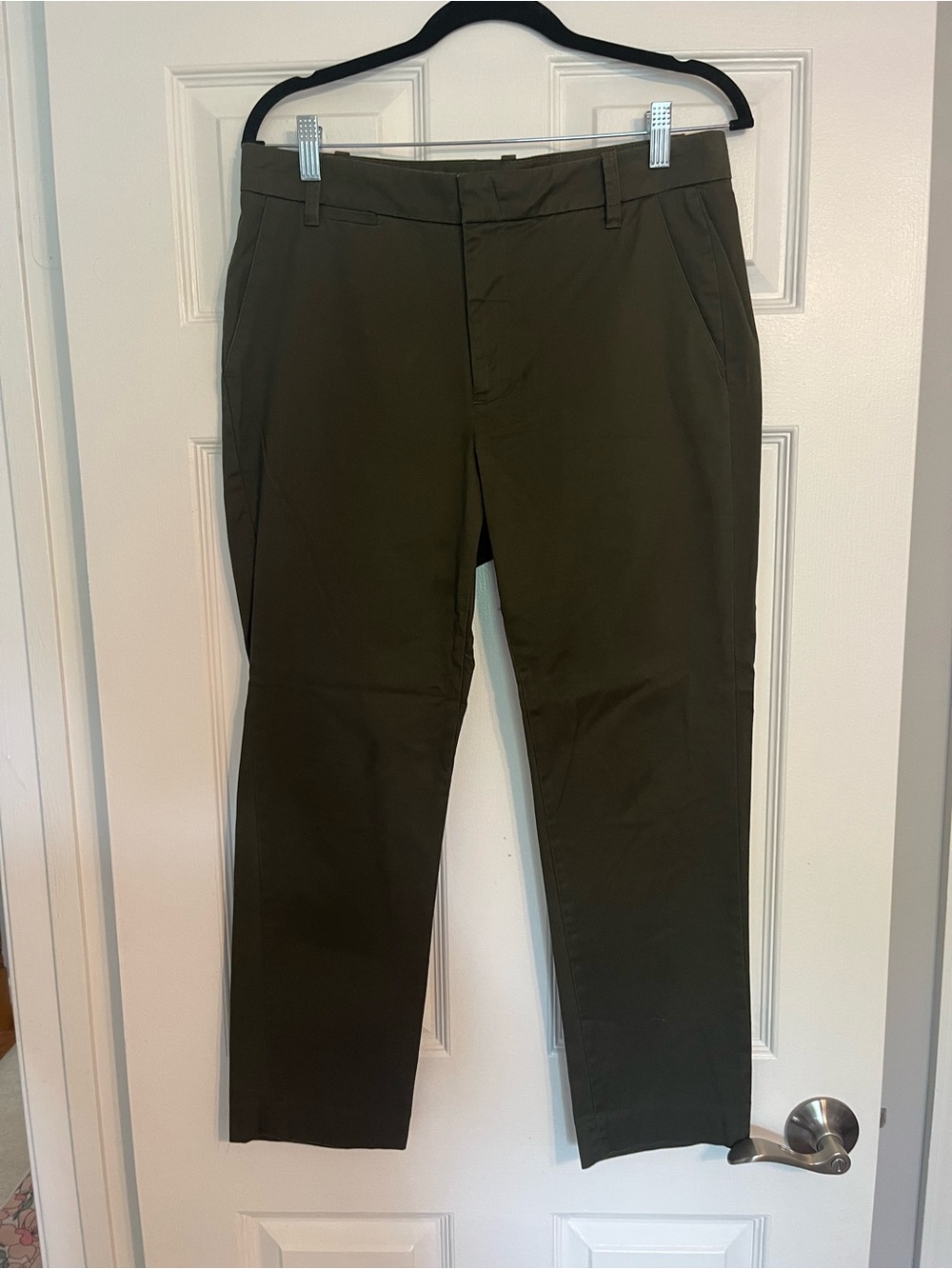 Vince Women’s Olive Chino Pants - Dark Olive Green